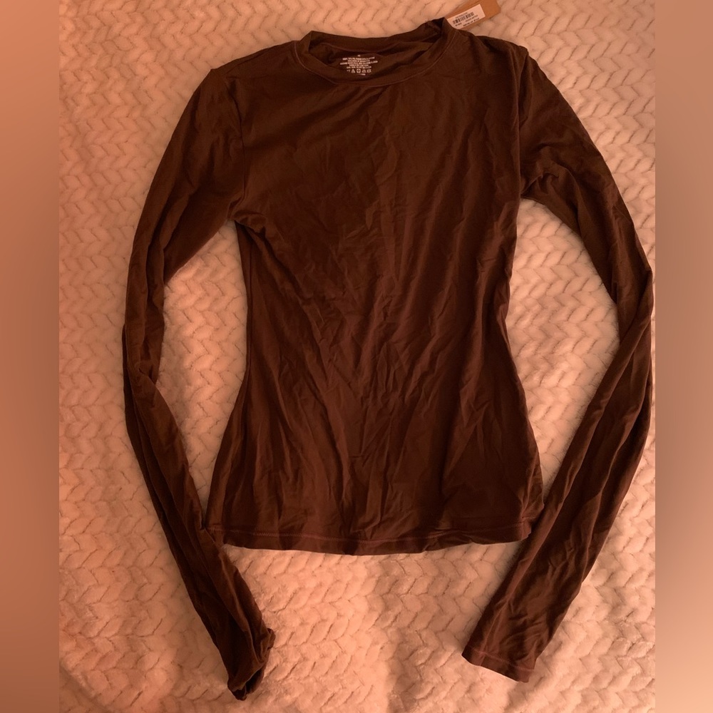 SKIMS Fits Everybody Long Sleeve T-Shirt